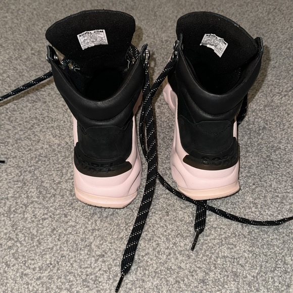 Sorrel winter boots - Picture 2 of 4